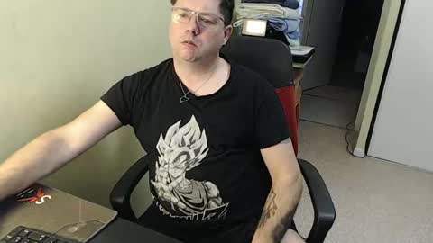 Snapshot of mistercoeur1 chatting on 8, 2, 2025 mistercoeur online show from 8, 2, 2025