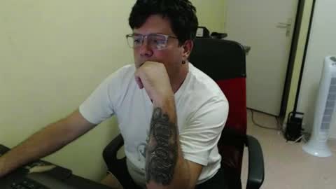 Snapshot of mistercoeur1 chatting on 15, 9, 2025 mistercoeur online show from 15, 9, 2025