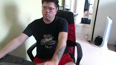 Snapshot of mistercoeur1 chatting on 23, 10, 2025 mistercoeur online show from 23, 10, 2025