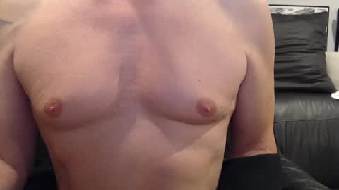 Snapshot of mistermasterss2 chatting on 24, 10, 2025 MisterMasterss2 online show from 24, 10, 2025