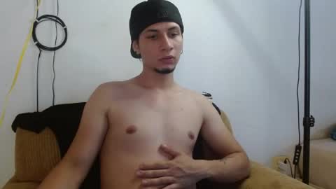 Snapshot of mistermike_69 chatting on 13, 4, 2026 mistermike_69 online show from 13, 4, 2026