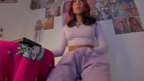 Snapshot of mistileav chatting on 23, 11, 2025 online show from 23, 11, 2025