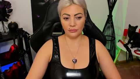 Miss CatSnow online show from 26, 1, 2025