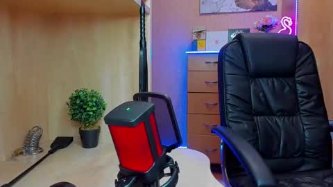 Mistress Kristi online show from 6, 2, 2025