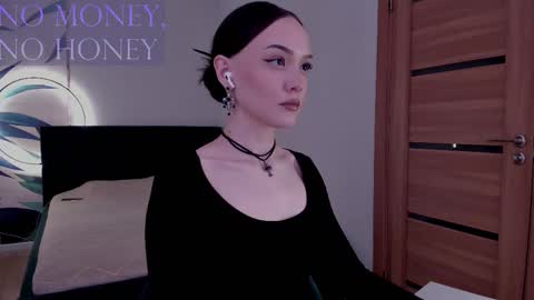 Snapshot of mistress_mialibra chatting on 19, 12, 2025 Mistress Mia online show from 19, 12, 2025