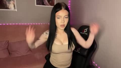 Snapshot of mistress_of_hearts chatting on 21, 9, 2025 Mia online show from 21, 9, 2025