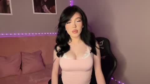 Snapshot of mistress_of_hearts chatting on 12, 10, 2025 Mia online show from 12, 10, 2025