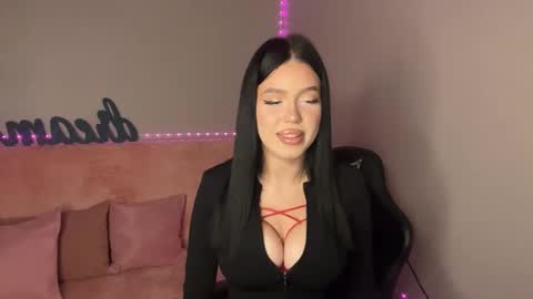 Snapshot of mistress_of_hearts chatting on 17, 10, 2025 Mia online show from 17, 10, 2025