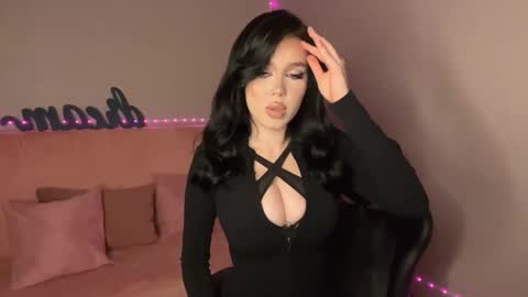 Snapshot of mistress_of_hearts chatting on 25, 10, 2025 Mia online show from 25, 10, 2025