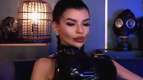 Snapshot of mistresselenia chatting on 6, 11, 2025 Elenia online show from 6, 11, 2025
