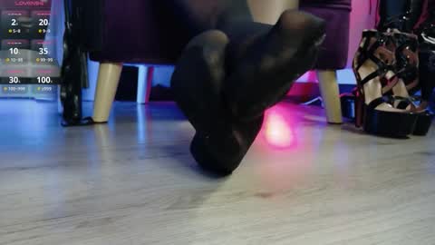 Snapshot of mistressjm_ chatting on 16, 10, 2025 Jhadee online show from 16, 10, 2025