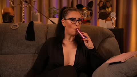 Mistress Kelly online show from 3, 10, 2025