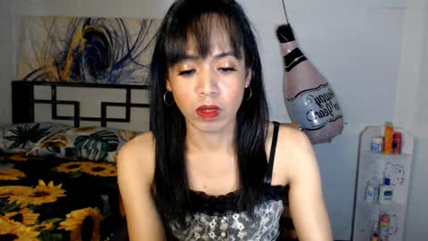 Snapshot of mistressnicoletrans chatting on 1, 1, 2025 SexyCutieNicole online show from 1, 1, 2025