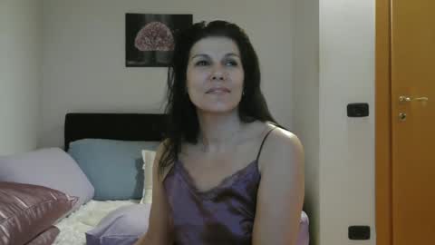 MISXY500310 online show from 4, 1, 2025