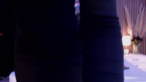 Mtica Brennet online show from 3, 12, 2025