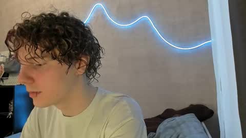 Snapshot of miya_meow_miku chatting on 6, 2, 2026 MeowMiku online show from 6, 2, 2026