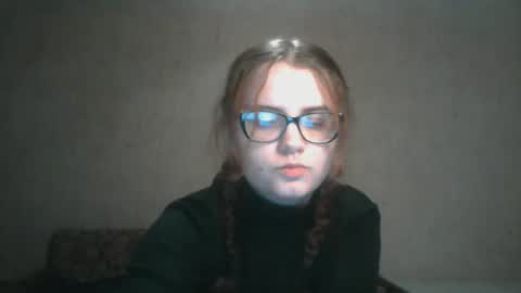 Snapshot of miyabe chatting on 4, 12, 2024 Milana online show from 4, 12, 2024