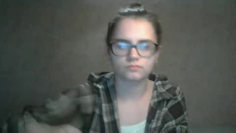 Snapshot of miyabe chatting on 8, 12, 2024 Milana online show from 8, 12, 2024