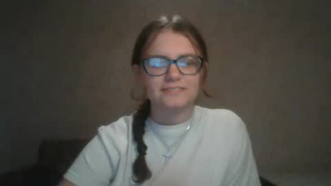 Snapshot of miyabe chatting on 9, 12, 2024 Milana online show from 9, 12, 2024