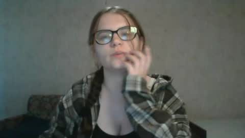 Snapshot of miyabe chatting on 14, 12, 2024 Milana online show from 14, 12, 2024