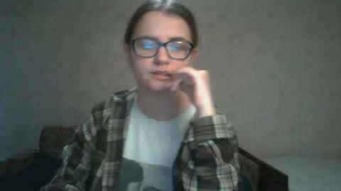Snapshot of miyabe chatting on 16, 12, 2024 Milana online show from 16, 12, 2024