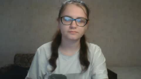 Snapshot of miyabe chatting on 18, 12, 2024 Milana online show from 18, 12, 2024