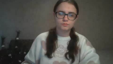Snapshot of miyabe chatting on 5, 1, 2025 Milana online show from 5, 1, 2025