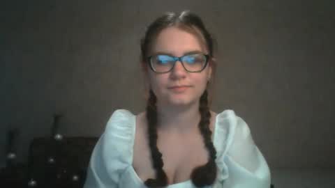 Snapshot of miyabe chatting on 4, 2, 2025 Milana online show from 4, 2, 2025