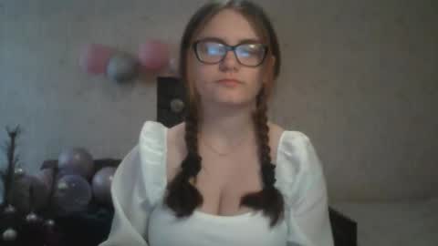 Snapshot of miyabe chatting on 28, 2, 2025 Milana online show from 28, 2, 2025