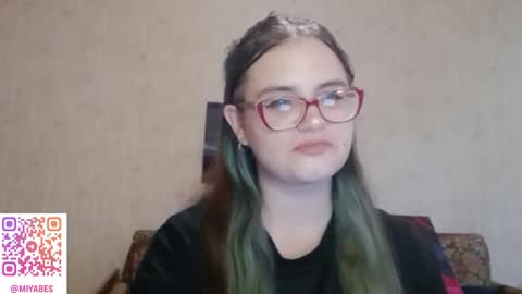 Snapshot of miyabe chatting on 17, 9, 2025 Milana online show from 17, 9, 2025