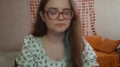 Snapshot of miyabe chatting on 16, 7, 2026 Milana online show from 16, 7, 2026