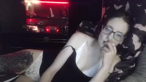 Mizz Bonez online show from 10, 4, 2026