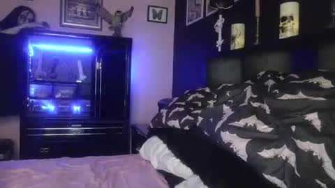 Mizz Bonez online show from 17, 4, 2026