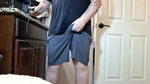 Snapshot of mjluvsdabooty2 chatting on 17, 3, 2026 hoodyhoo online show from 17, 3, 2026