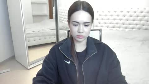Snapshot of mmm_bananaa_ chatting on 17, 1, 2025 Beata online show from 17, 1, 2025