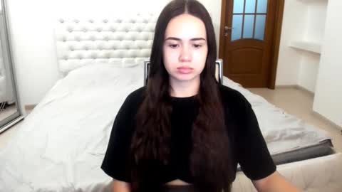 Snapshot of mmm_bananaa_ chatting on 3, 2, 2025 Beata online show from 3, 2, 2025