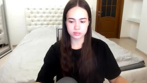 Snapshot of mmm_bananaa_ chatting on 3, 2, 2025 Beata online show from 3, 2, 2025