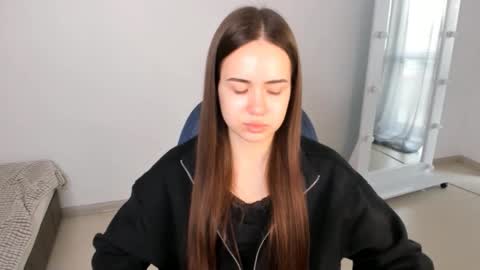 Snapshot of mmm_bananaa_ chatting on 4, 2, 2025 Beata online show from 4, 2, 2025
