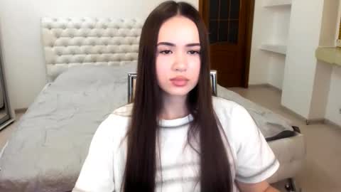 Snapshot of mmm_bananaa_ chatting on 8, 2, 2025 Beata online show from 8, 2, 2025