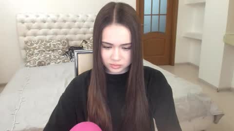 Snapshot of mmm_bananaa_ chatting on 9, 3, 2025 Beata online show from 9, 3, 2025