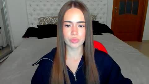 Snapshot of mmm_bananaa_ chatting on 16, 9, 2025 Beata online show from 16, 9, 2025