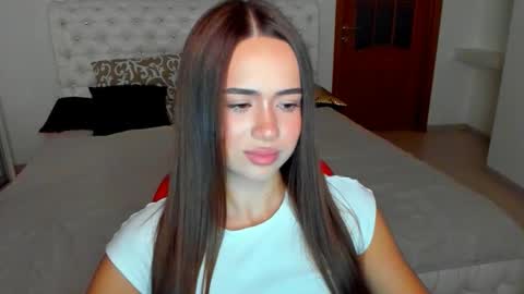 Snapshot of mmm_bananaa_ chatting on 20, 9, 2025 Beata online show from 20, 9, 2025