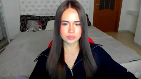 Snapshot of mmm_bananaa_ chatting on 17, 10, 2025 Beata online show from 17, 10, 2025