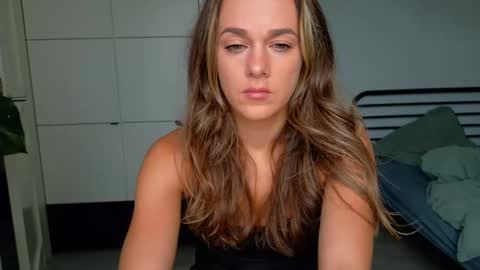 mmminnie online show from 8, 10, 2025