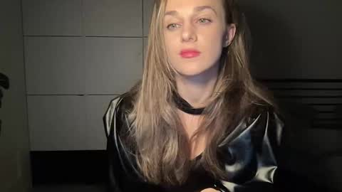 mmminnie online show from 26, 10, 2025