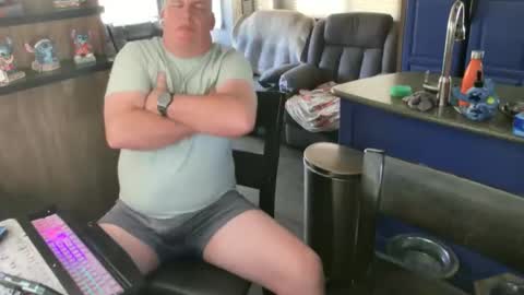 mmmthatsfunnn online show from 25, 3, 2026