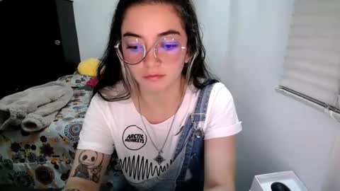 Snapshot of mocca_117 chatting on 16, 12, 2025 Sam online show from 16, 12, 2025