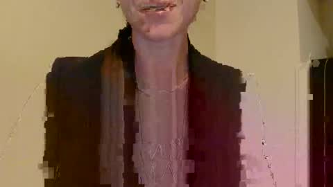 Snapshot of modesta1413 chatting on 17, 11, 2025 Aurora online show from 17, 11, 2025