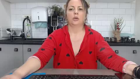 erika online show from 21, 2, 2025