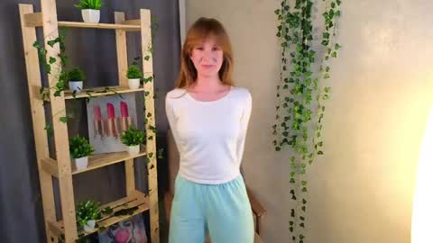 Snapshot of moliacenamere chatting on 2, 6, 2026 Hello im May online show from 2, 6, 2026